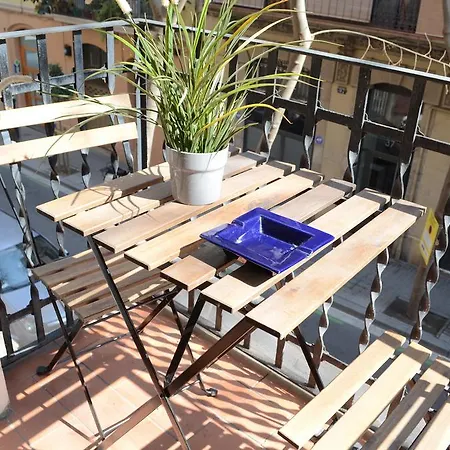 In Poble Sec Apartment *